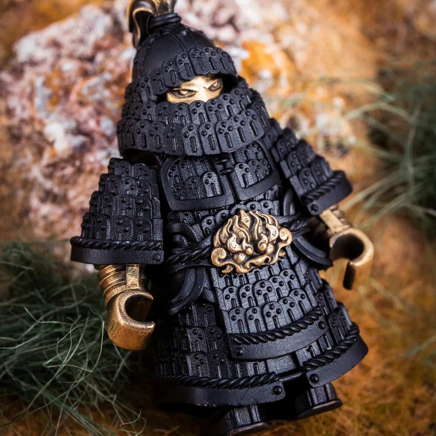 Black Mountain Yue Magnetic Figure